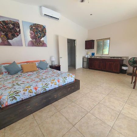 Pool House With Shared Pool Access Hotel Давид Екстериор снимка